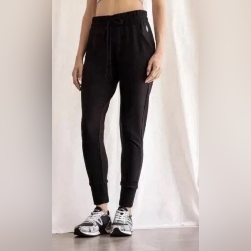 Free People FP Movement Sunny Skinny Jogger Sweatpants Casual Cozy Yoga Gym Run